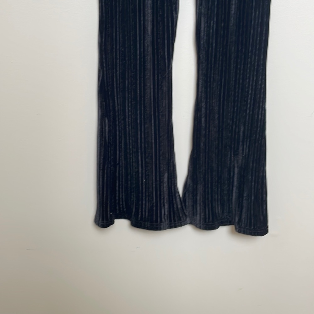 Wild Fable Stretch Bell Bottom Leggings, Black size M - Picture 3 of 4